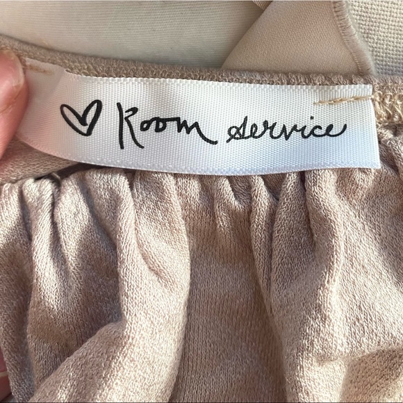 M Boutique Room Service Pink Crop Wrap top size L - Picture 3 of 4